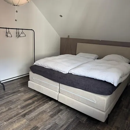 Licata Trade Fair - Messezimmer